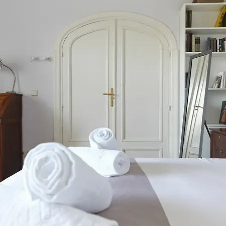 Basque Homes - Lili San Sebastian
